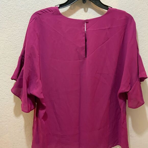 Three Eighty  two top with ruffle Short Sleeve Top Size Medium - Picture 5 of 8